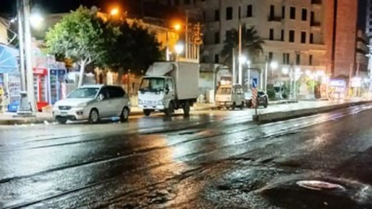 تقلبات حادة في طقس الإسكندرية مع هطول أمطار غزيرة وموجة برد قارس